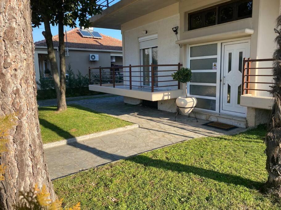 Family'S Home Trikala Exterior photo
